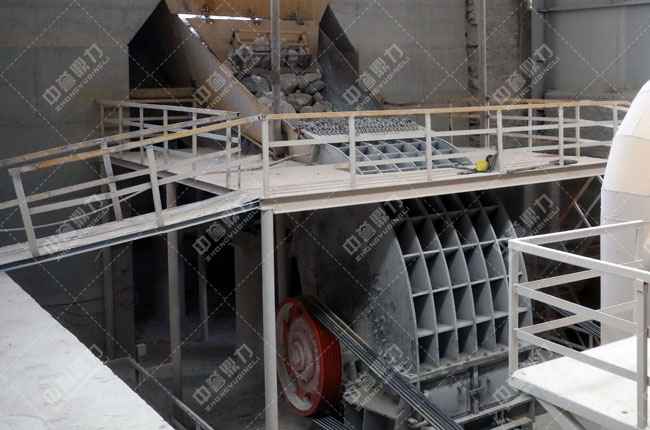 湖南益陽市東方石料廠PCZ1615重型錘式反擊破碎機(jī) 湖南益陽市東方石料廠PCZ1615重型錘式反擊破碎機(jī)