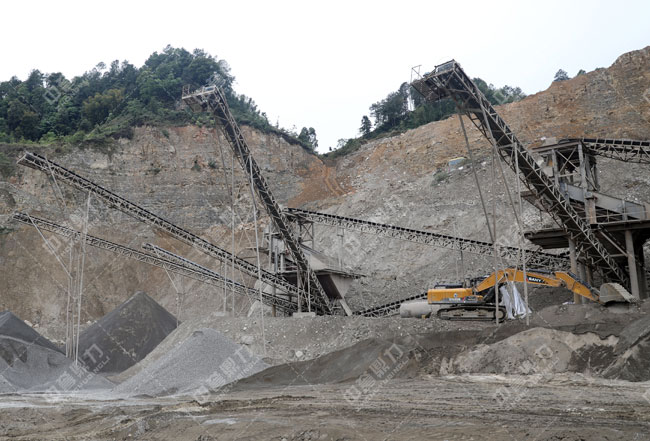 內(nèi)江市威遠縣加利礦業(yè)時產(chǎn)500-600噸砂石料生產(chǎn)線