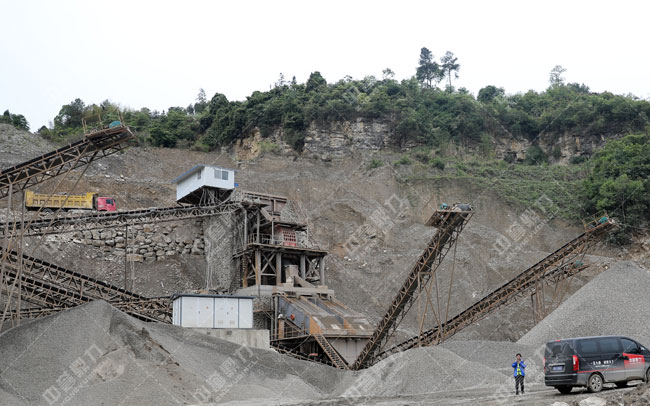 內(nèi)江市威遠縣加利礦業(yè)時產(chǎn)500-600噸砂石料生產(chǎn)線
