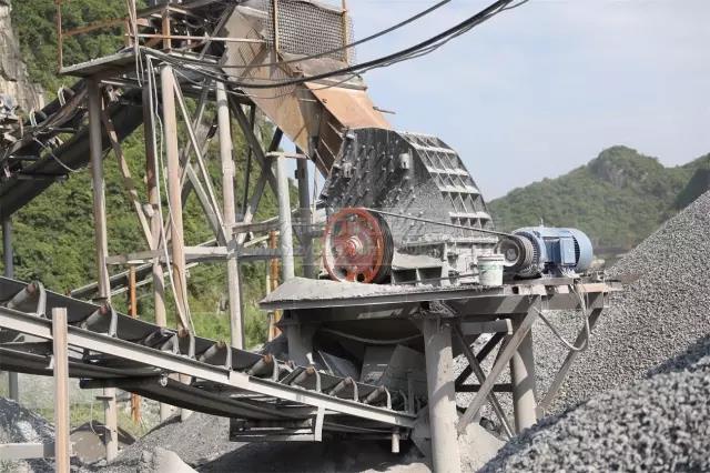 田東水泥廠生產(chǎn)線近景圖